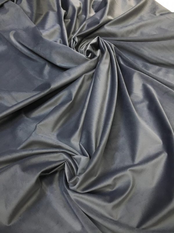 DRAPERIE  DIN CATIFEA