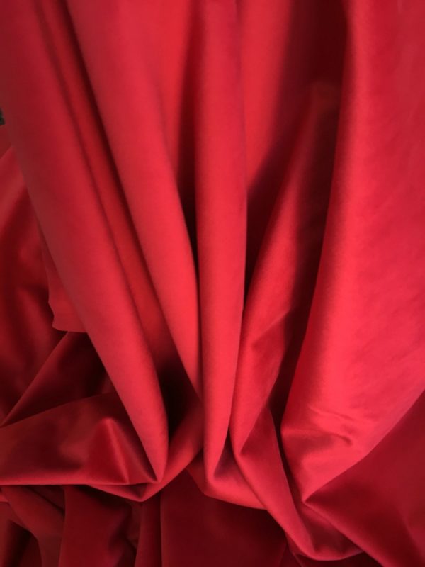 DRAPERIE  DIN CATIFEA