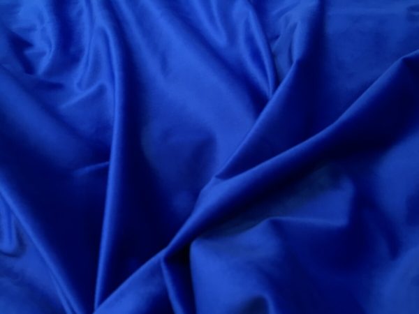 DRAPERIE  DIN CATIFEA