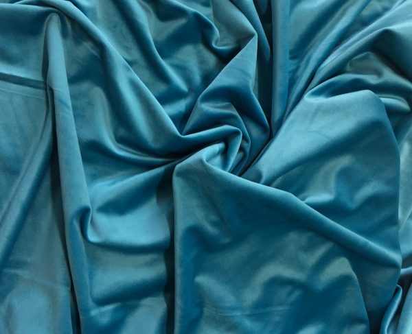 DRAPERIE  DIN CATIFEA