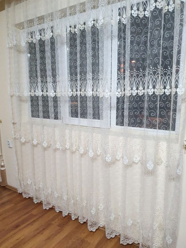PERDEA DIN TULLE BRODAT