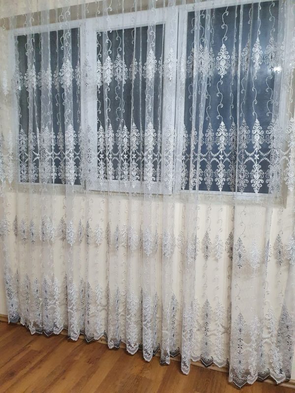 PERDEA DIN TULLE BRODAT