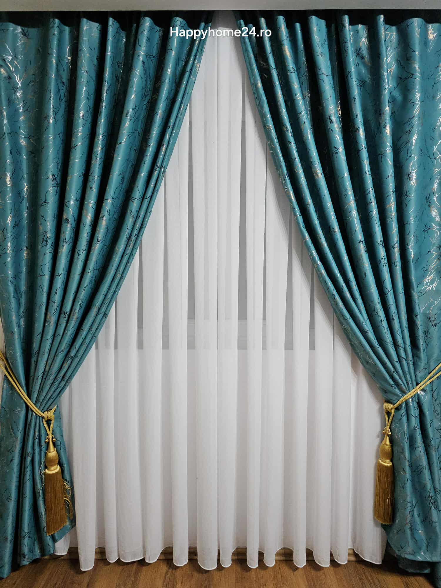 Draperie blackout cu insertii