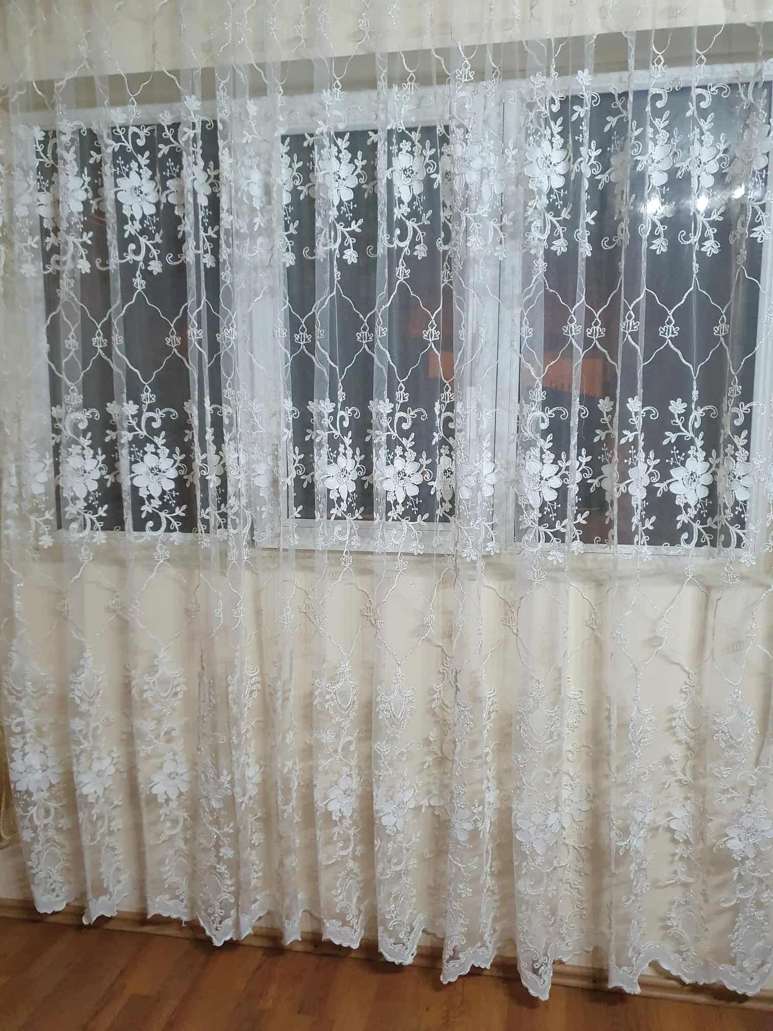 PERDEA DIN TULLE BRODAT