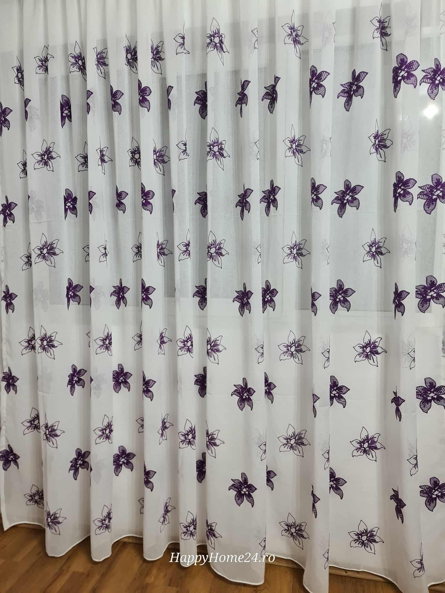 PERDEA DIN INISOR BRODAT