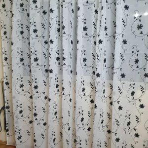 PERDEA DIN INISOR  BRODAT