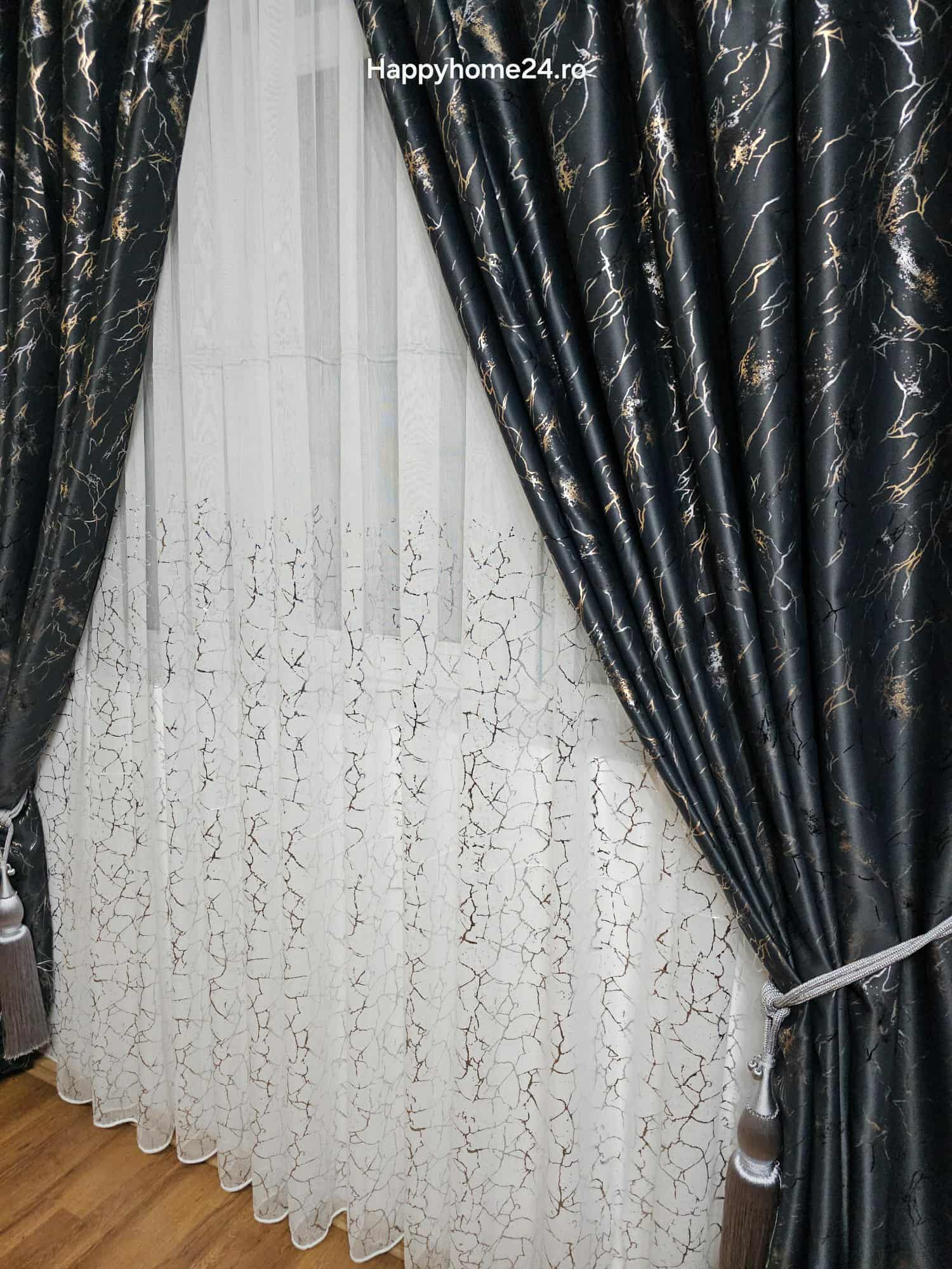 Draperie blackout cu insertii