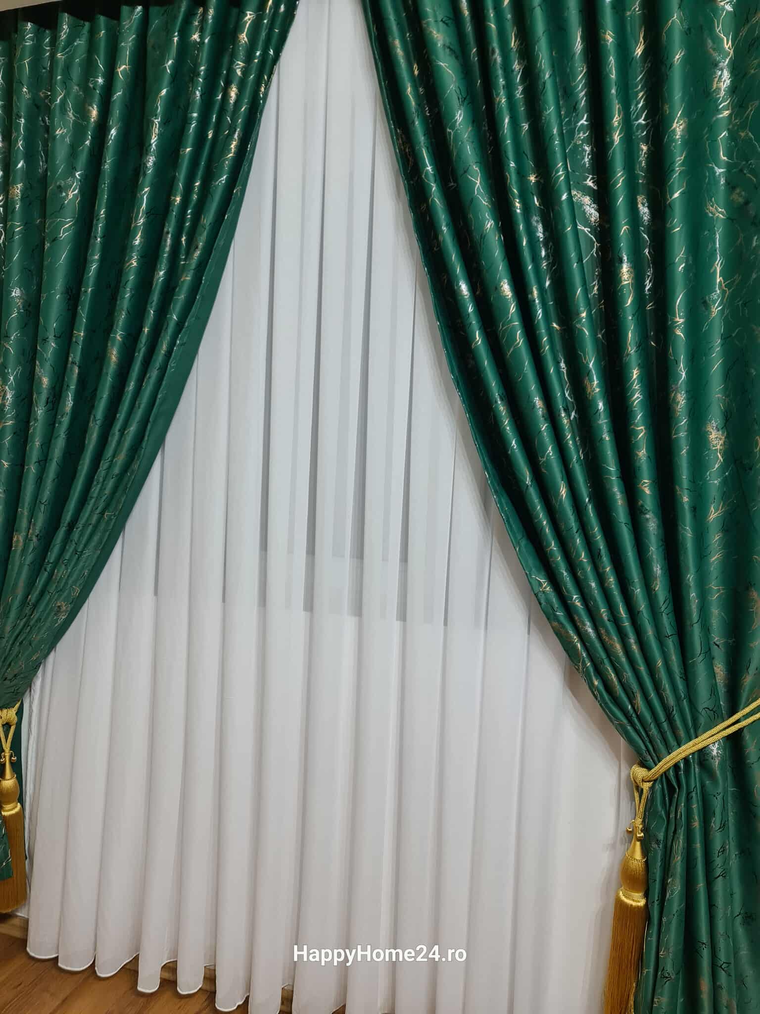 Draperie blackout cu insertii