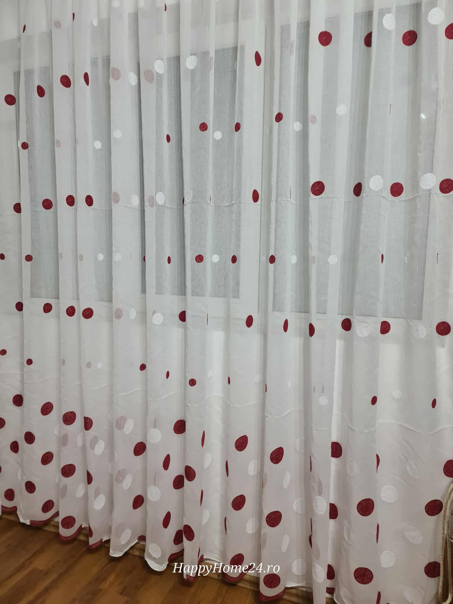 PERDEA DIN INISOR BRODAT