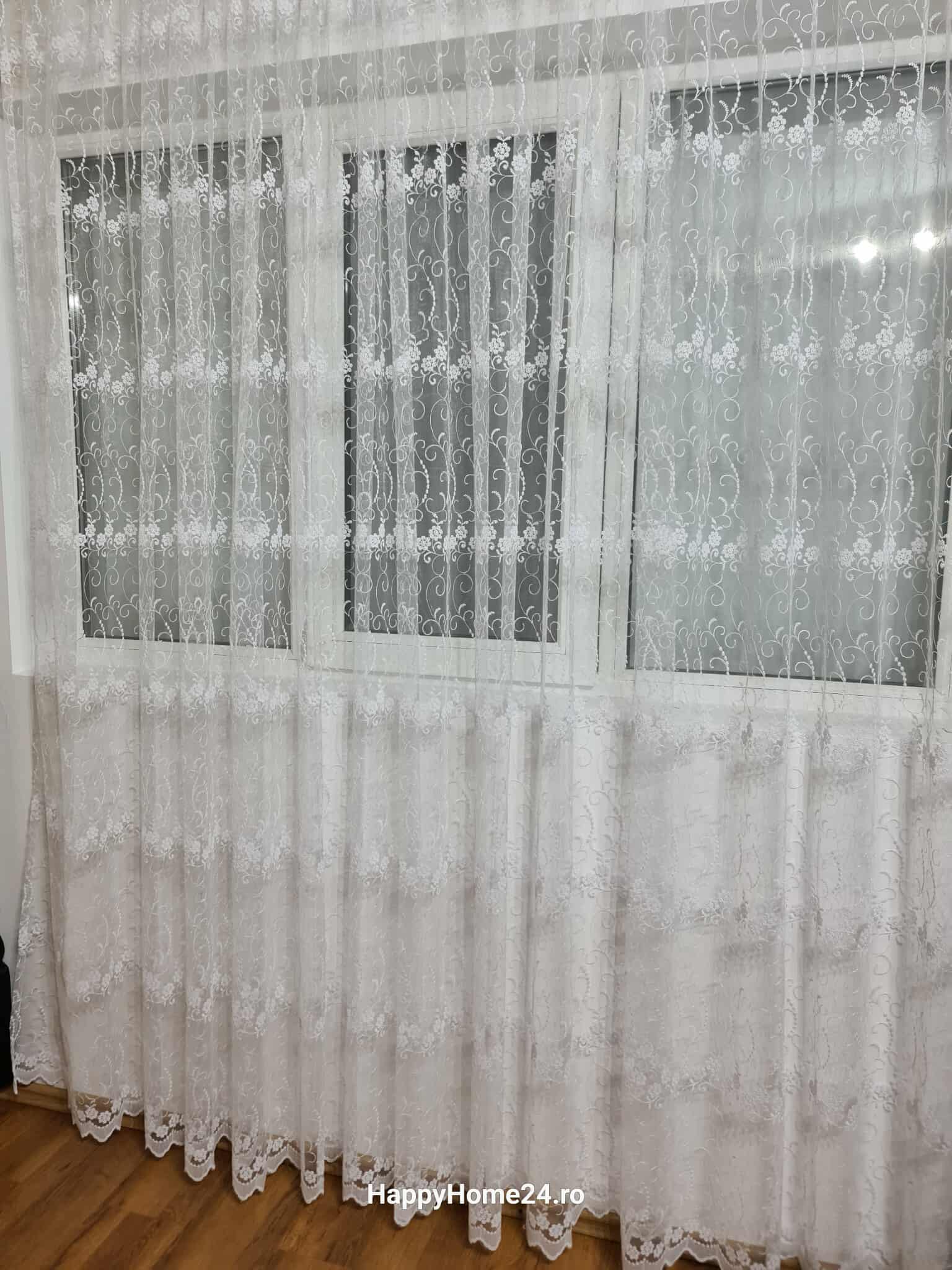 PERDEA DIN TULLE BRODAT