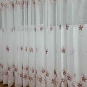 PERDEA DIN INISOR BRODAT