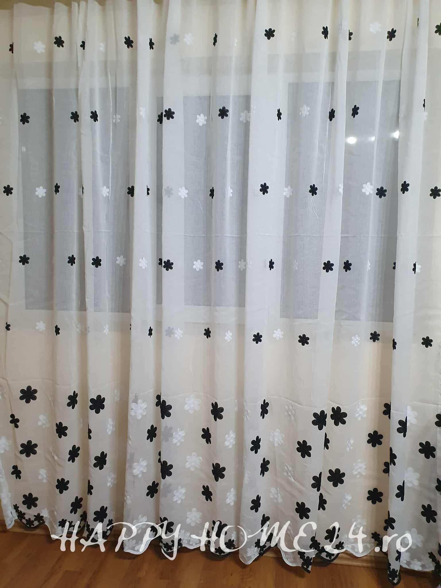 PERDEA DIN INISOR BRODAT