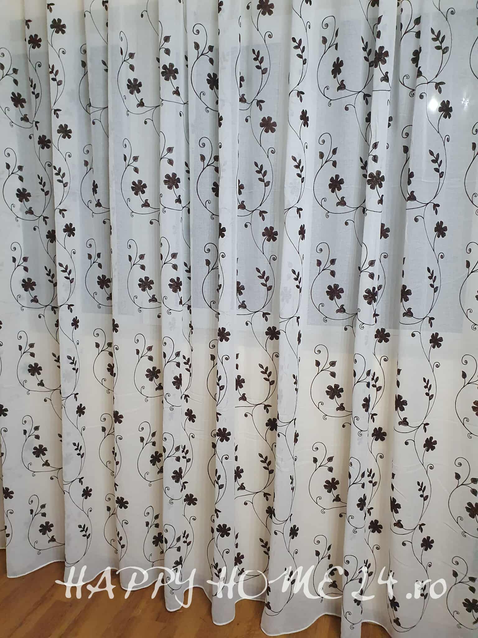 PERDEA DIN INISOR BRODAT