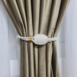 DRAPERIE  DIN CATIFEA