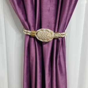 DRAPERIE  DIN CATIFEA