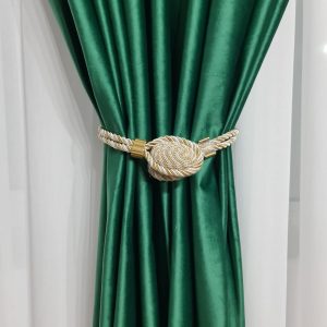 DRAPERIE  DIN CATIFEA