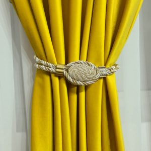 DRAPERIE  DIN CATIFEA