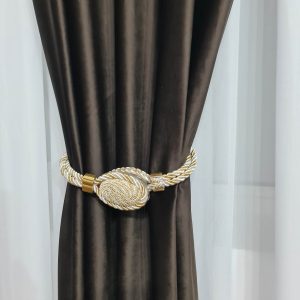 DRAPERIE  DIN CATIFEA