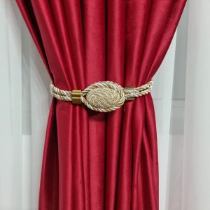 DRAPERIE  DIN CATIFEA