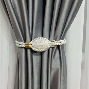 DRAPERIE  DIN CATIFEA