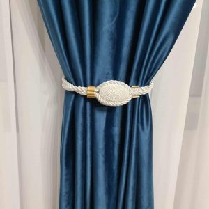 DRAPERIE  DIN CATIFEA