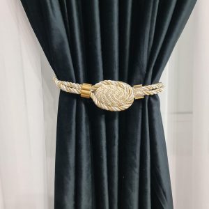 DRAPERIE  DIN CATIFEA