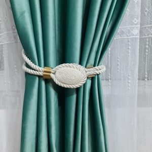 DRAPERIE  DIN CATIFEA