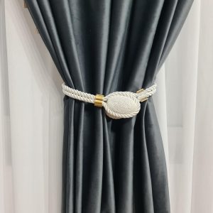 DRAPERIE DIN CATIFEA