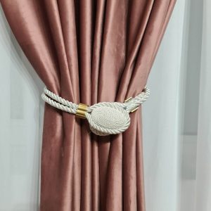 DRAPERIE DIN CATIFEA